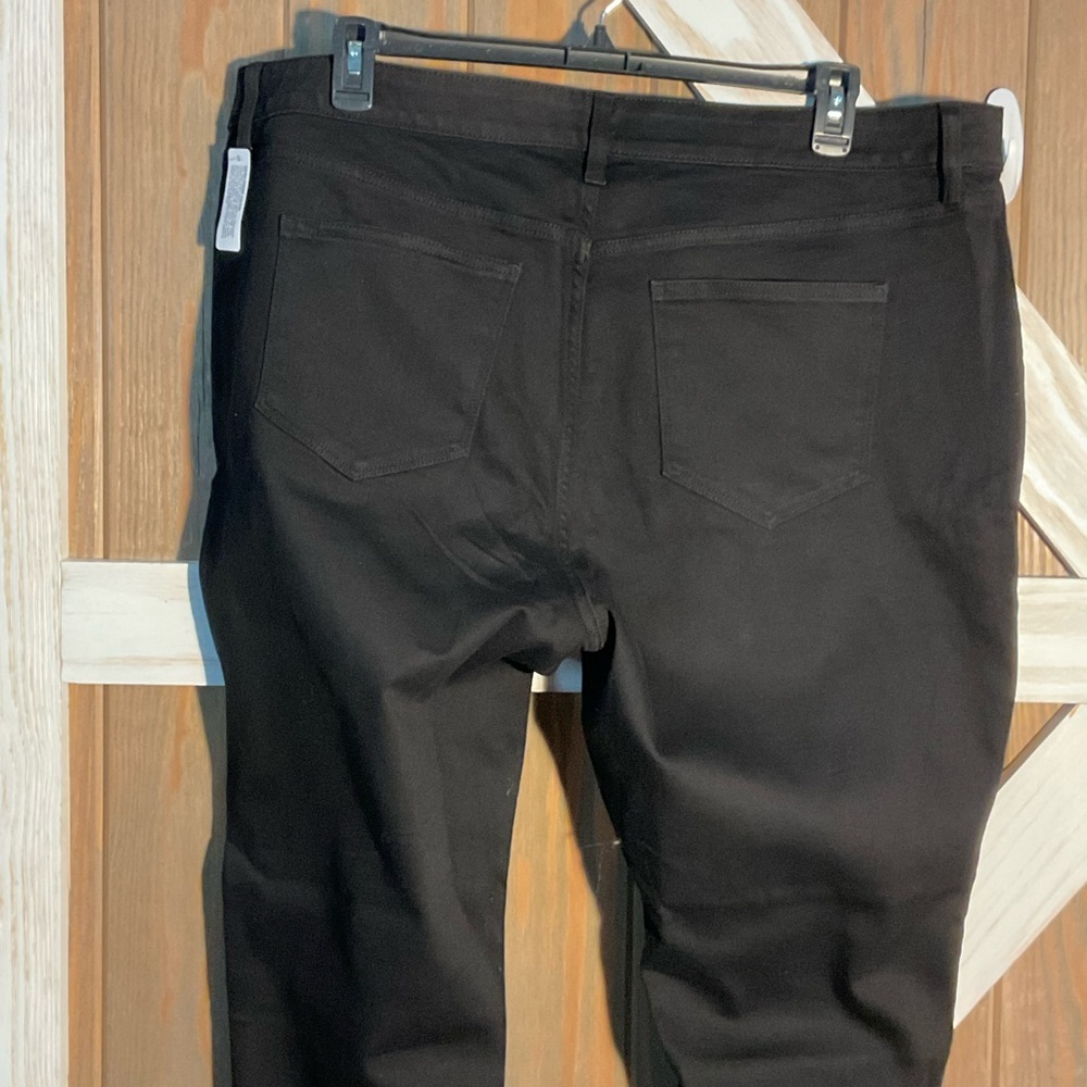 St. John's Bay Black Mid-Rise Skinny Jeans.. SIZE 24. NWT - Picture 8 of 8